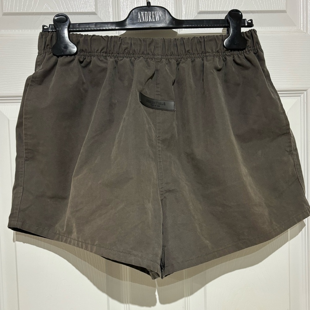 Essentials Fear of God Dark Gray/Taupe Athletic Shorts Size M